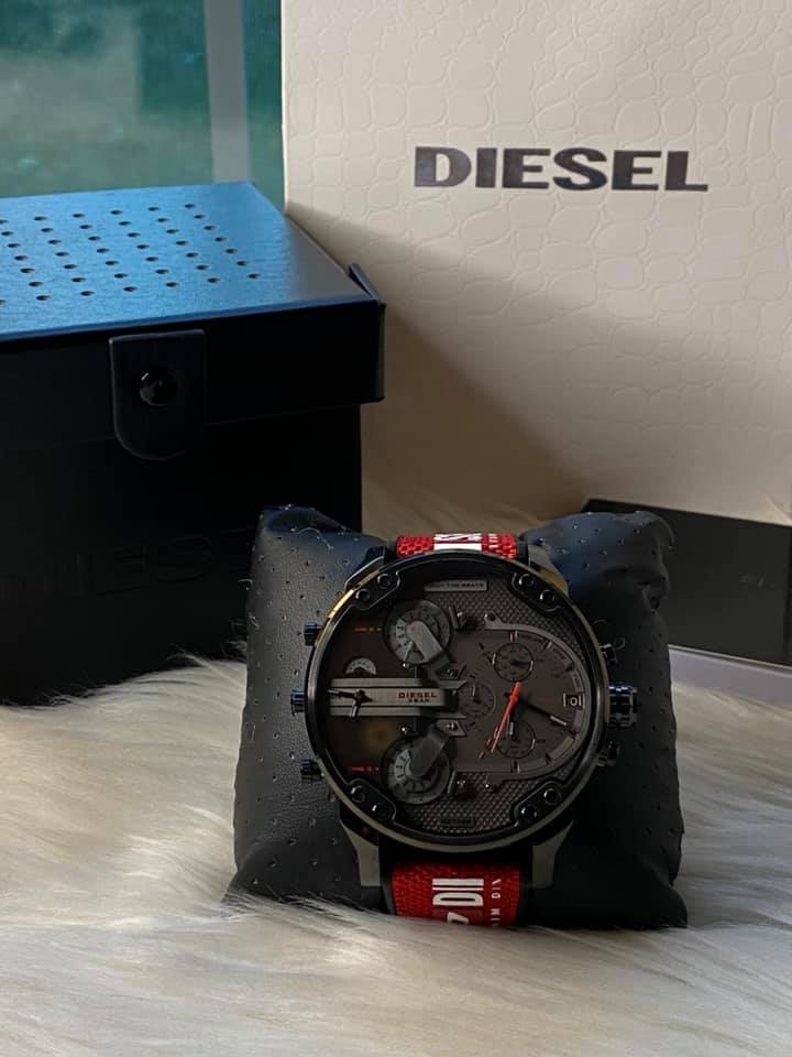 Diesel Men's Mr. Daddy 2.0 Chronograph Red Nylon Watch – Club de Mode