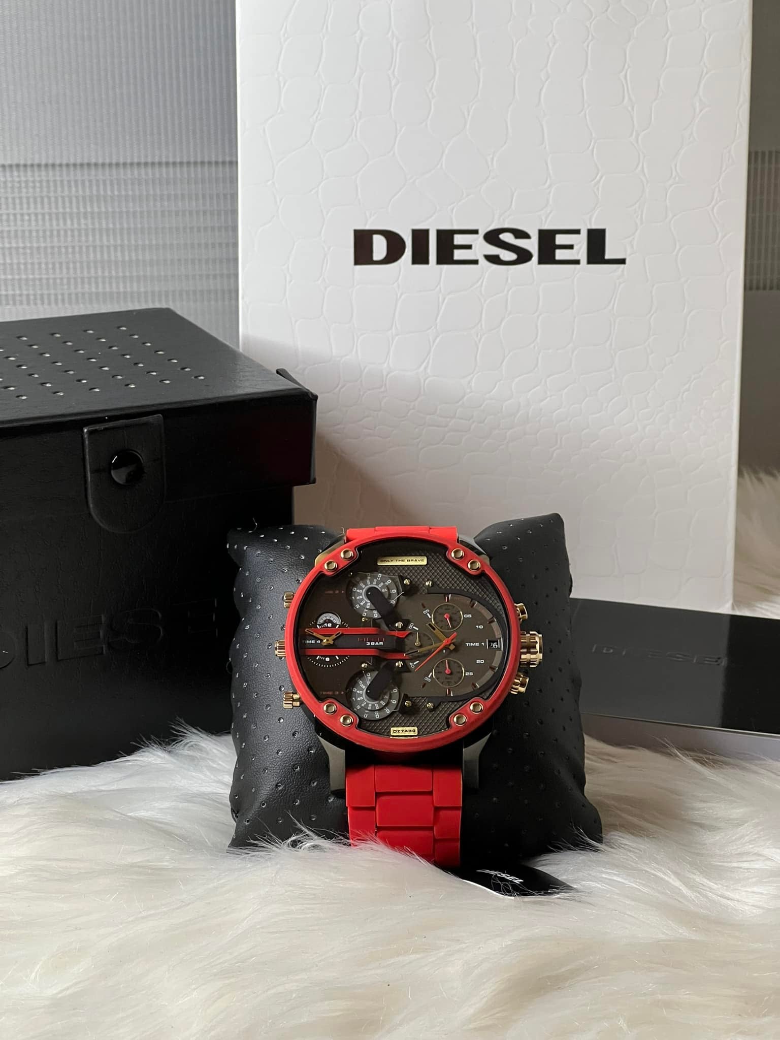 Diesel 3 bar hot sale watch red