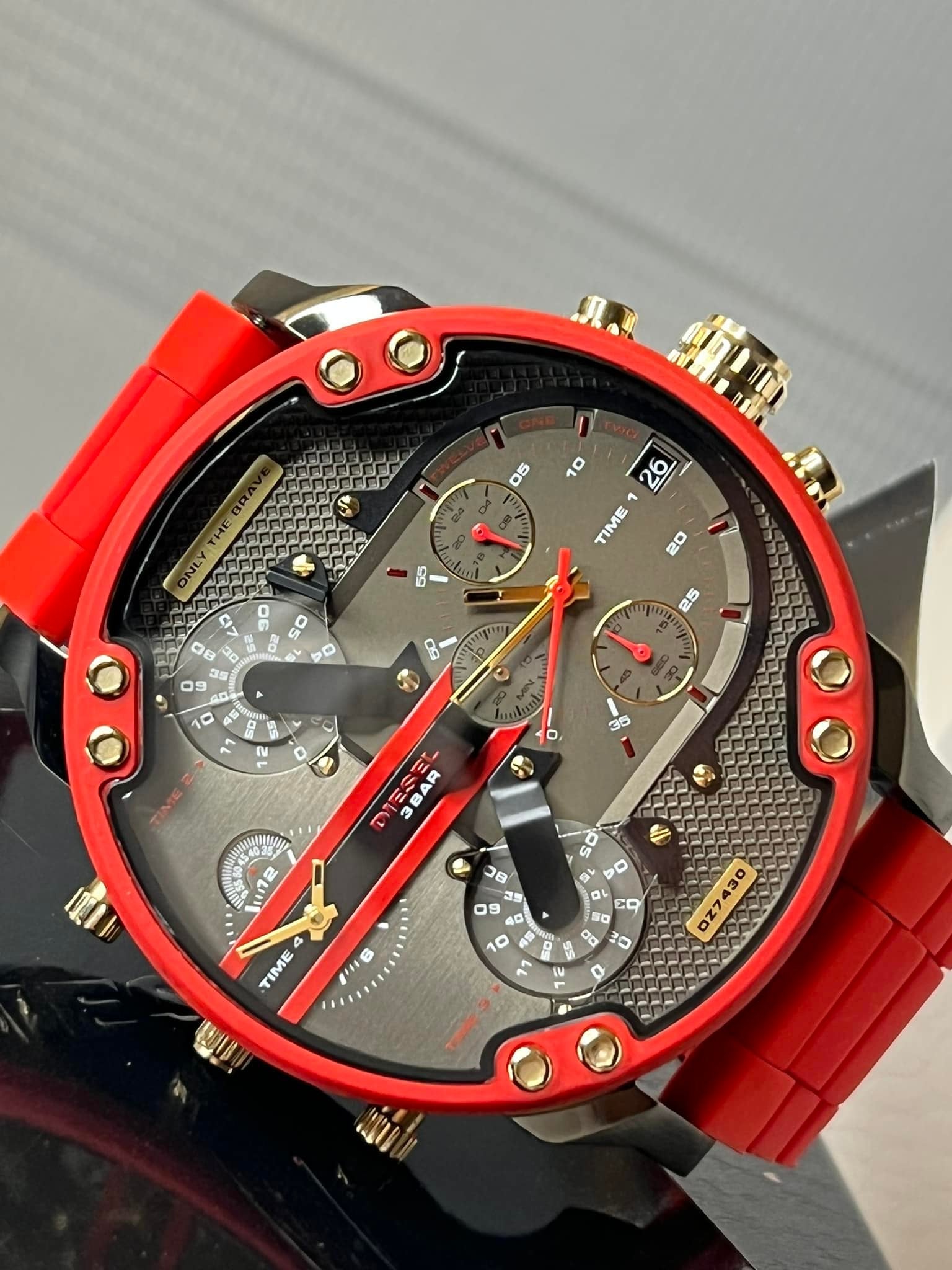 Diesel watch mr daddy 2.0 red hot sale