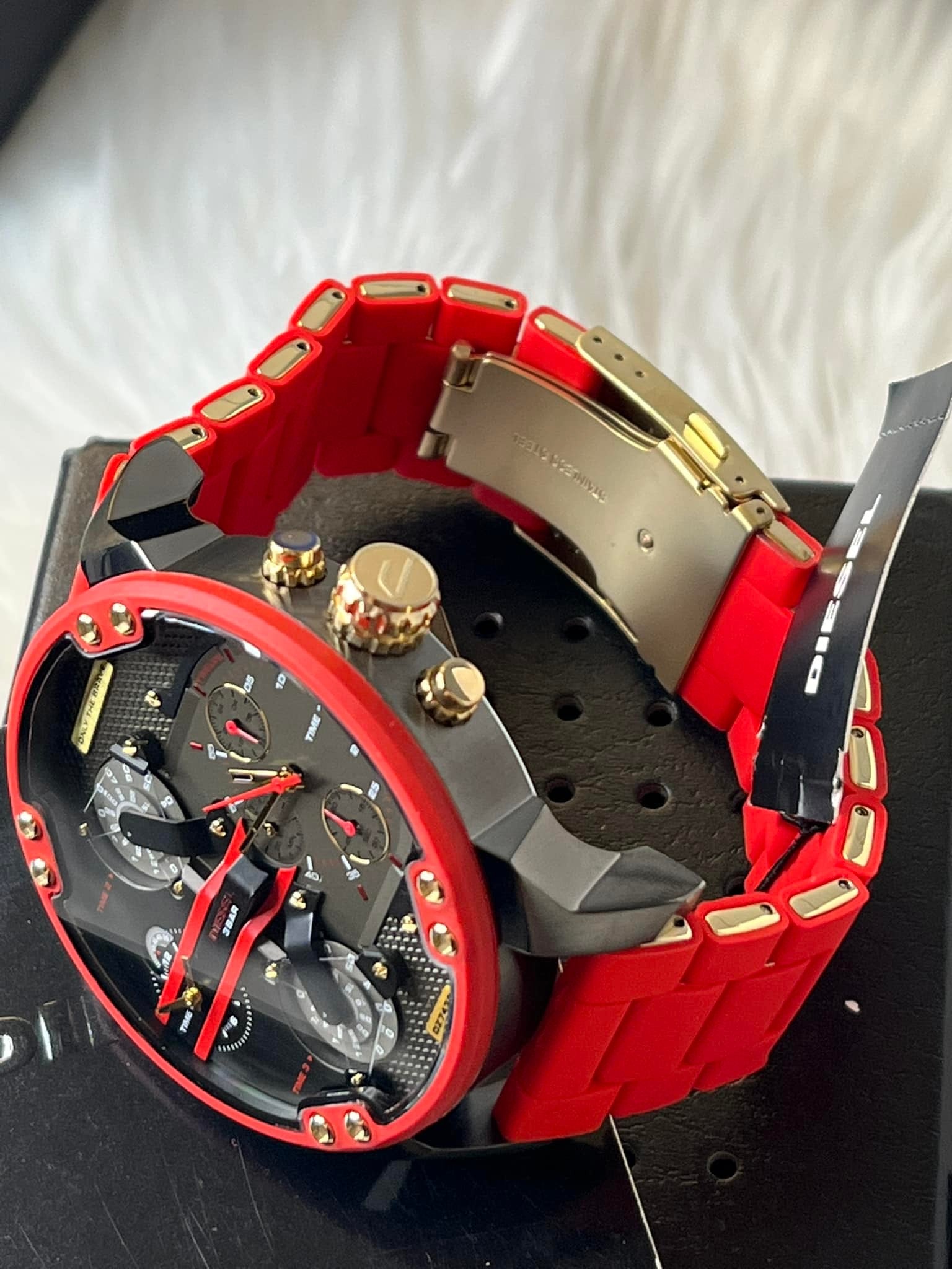 Diesel 3 shop bar watch red