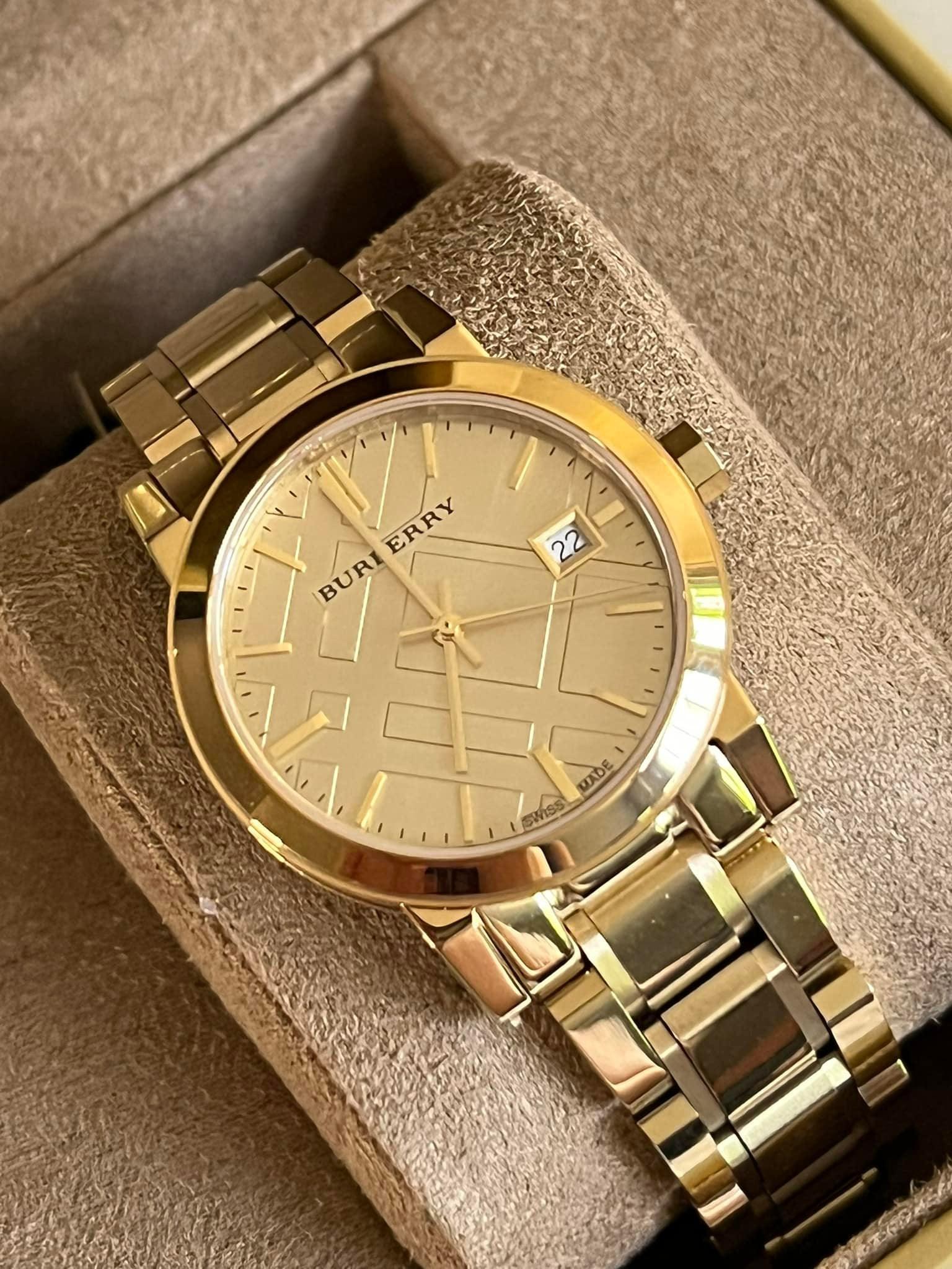 Burberry gold watch discount womens