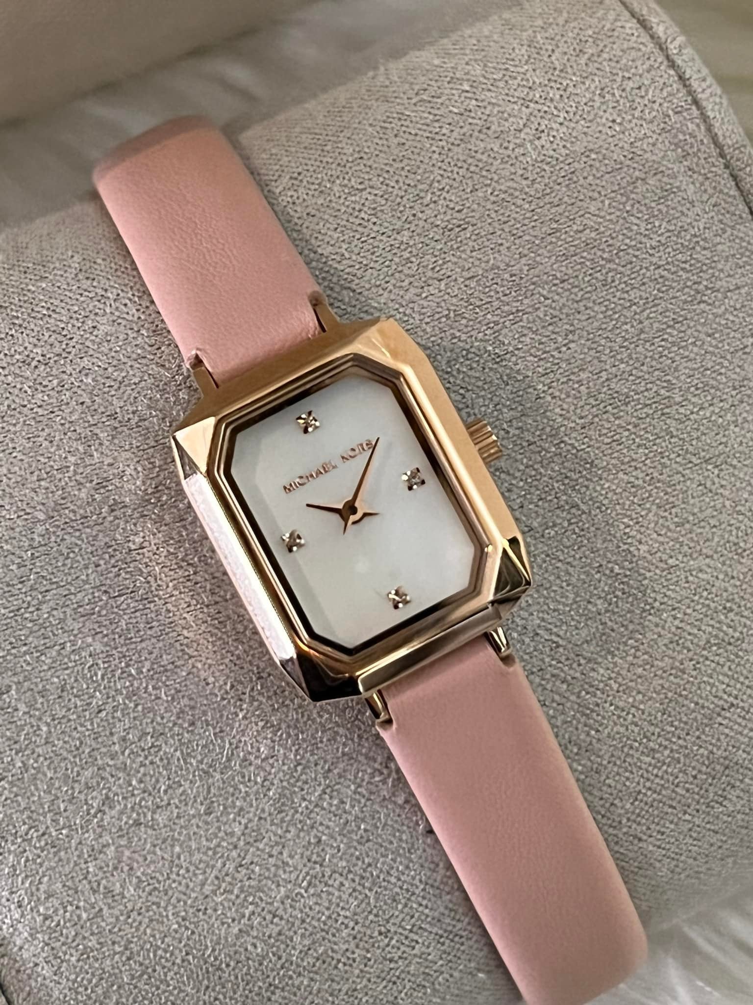 Michael kors pink outlet diamond watch