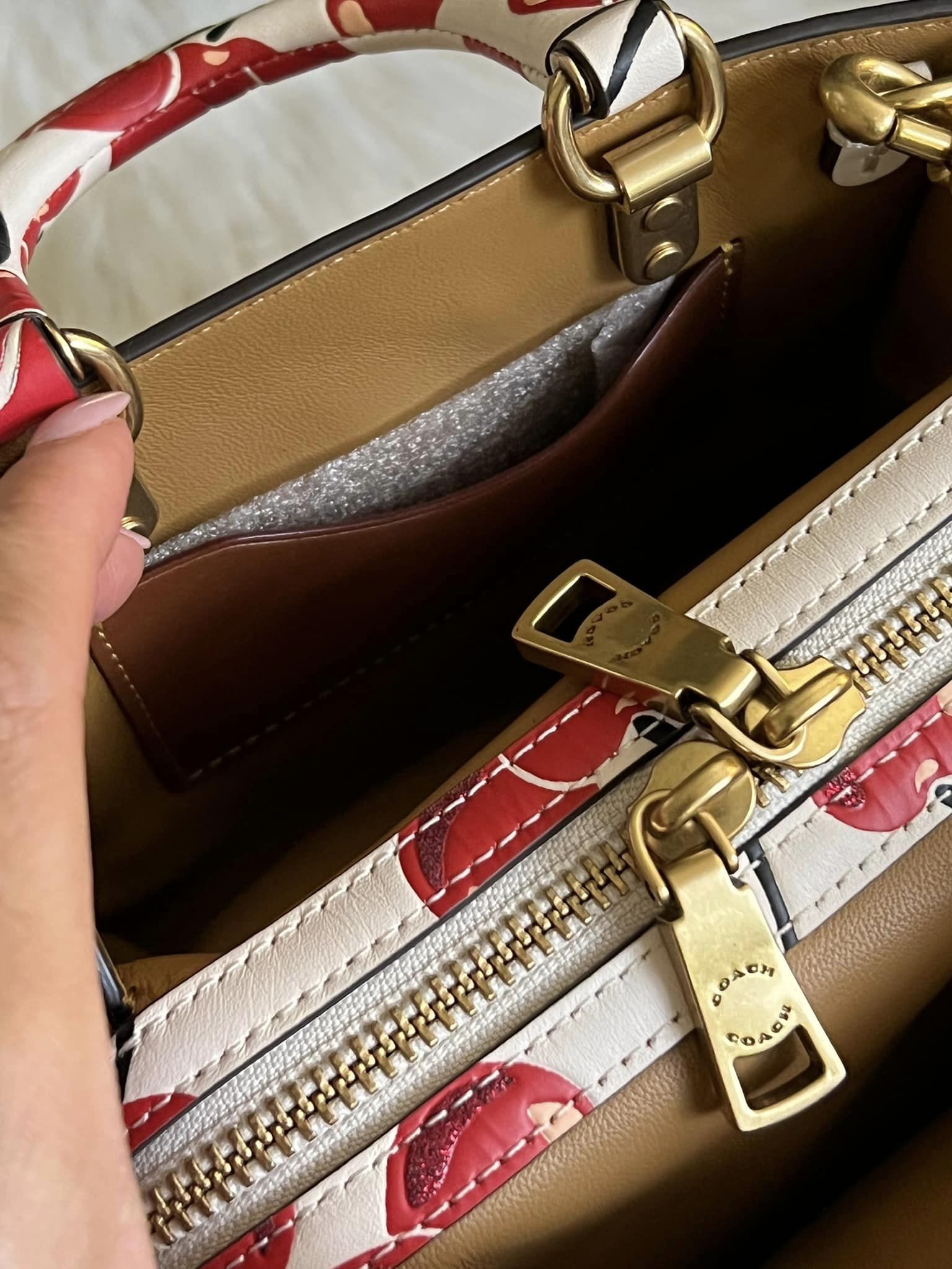 Coach Rogue 17 With Cherry Print Chalk/Multicolor