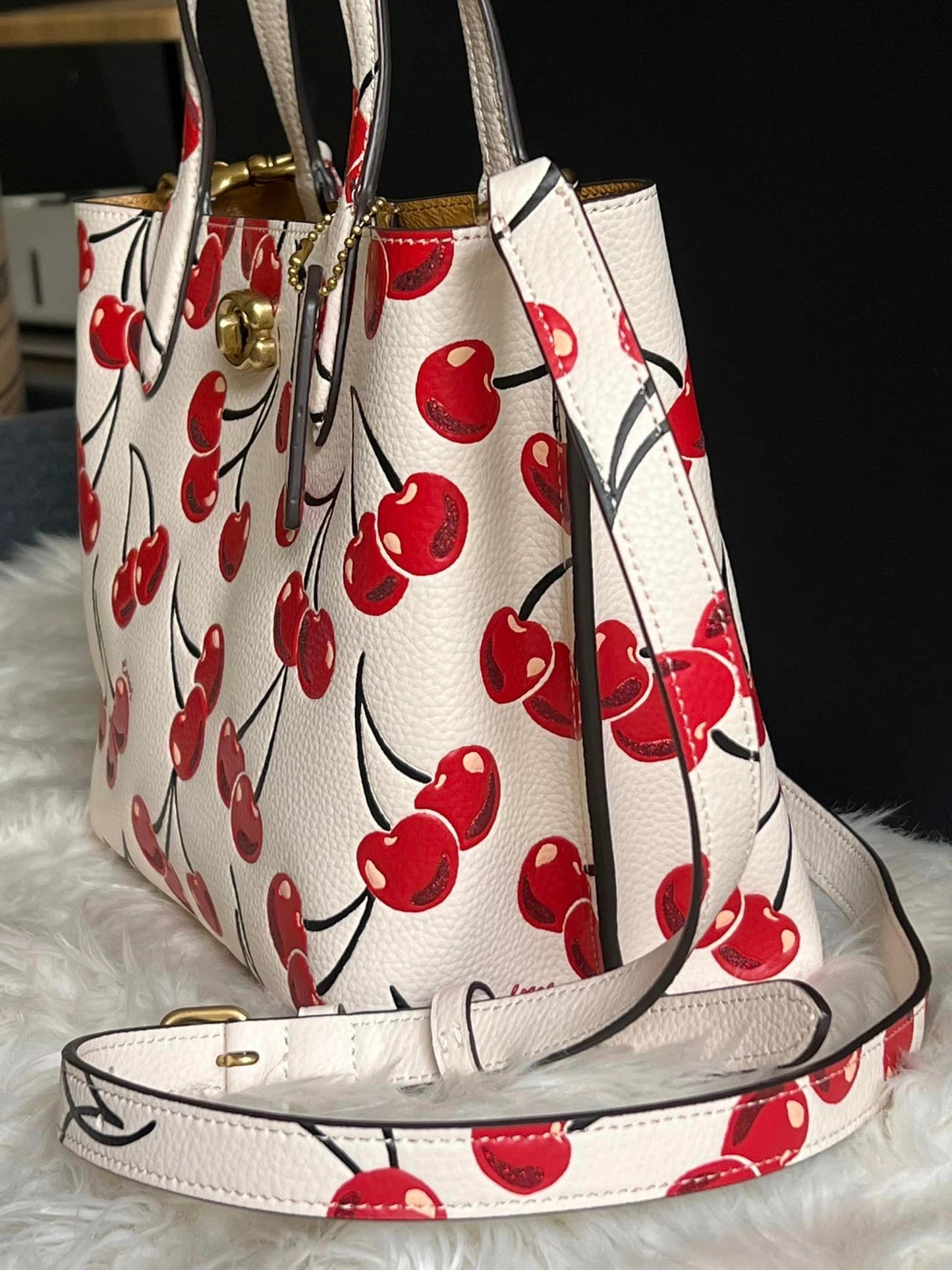 Coach Willow Tote 24 With Cherry Print