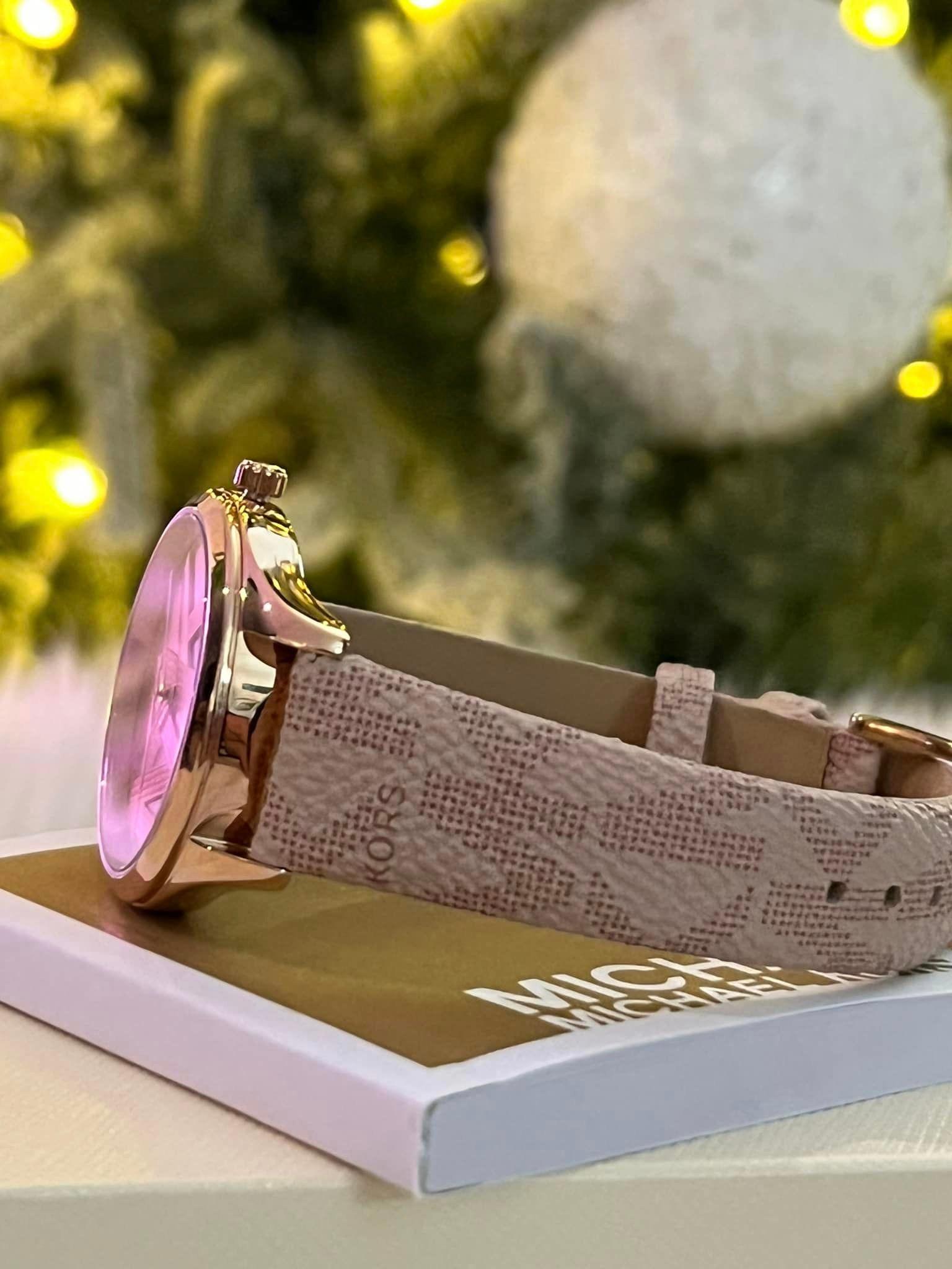 Michael Kors Women display picture 2