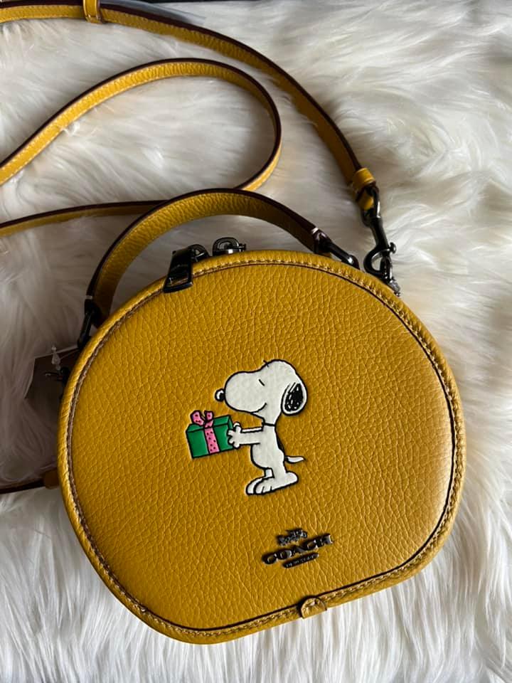 Coach X Peanuts Canteen Crossbody with Snoopy Present Motif