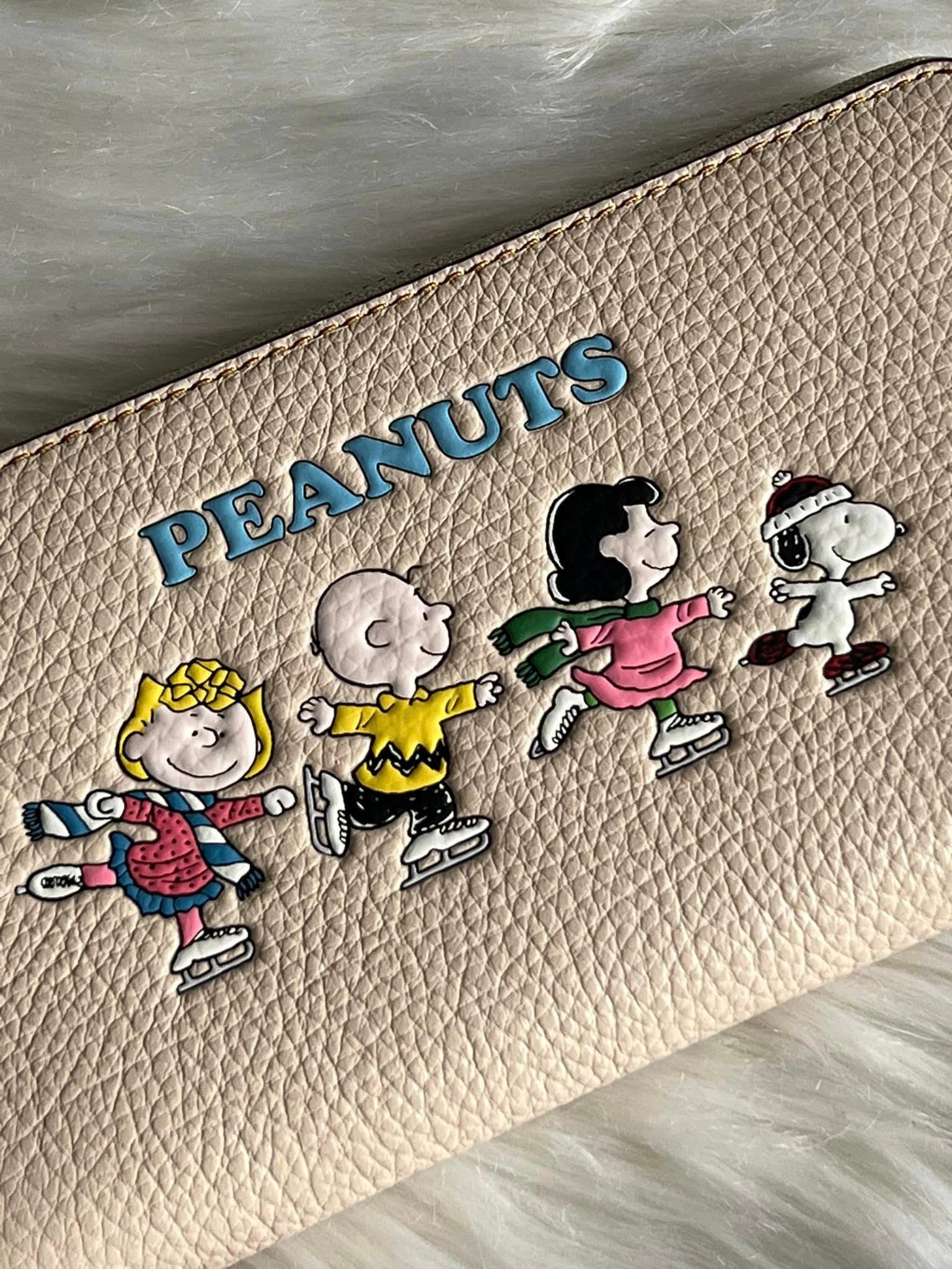 Coach X Peanuts Long Zip store Around Wallet With Snoopy And Friends Motif CF219 $328