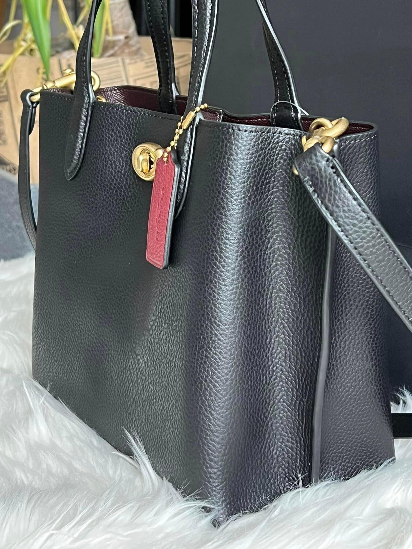 Coach Willow Tote 24