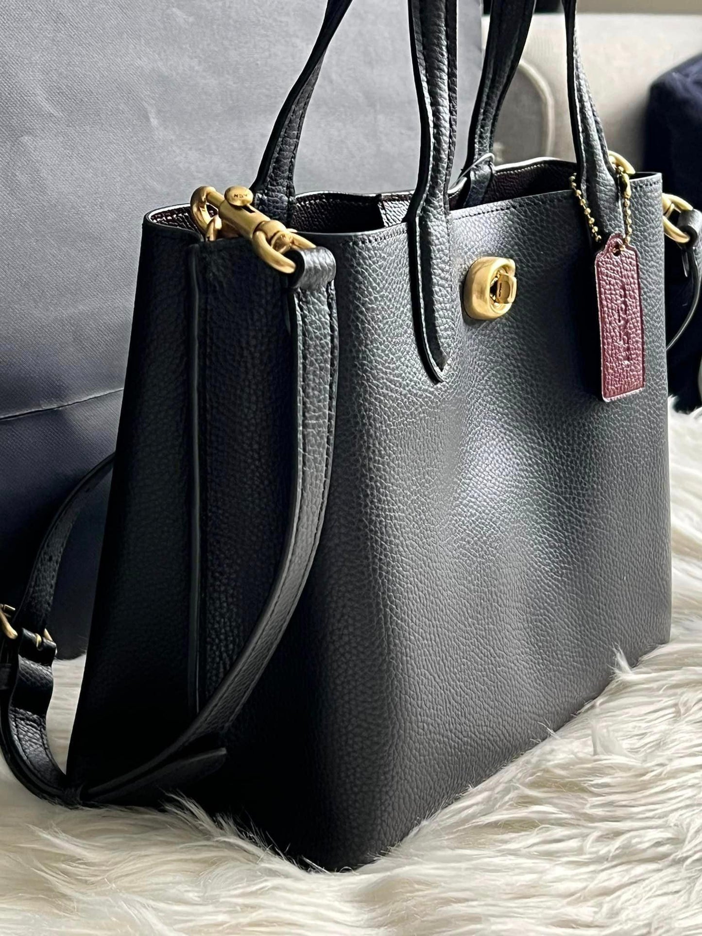 Coach Willow Tote 24