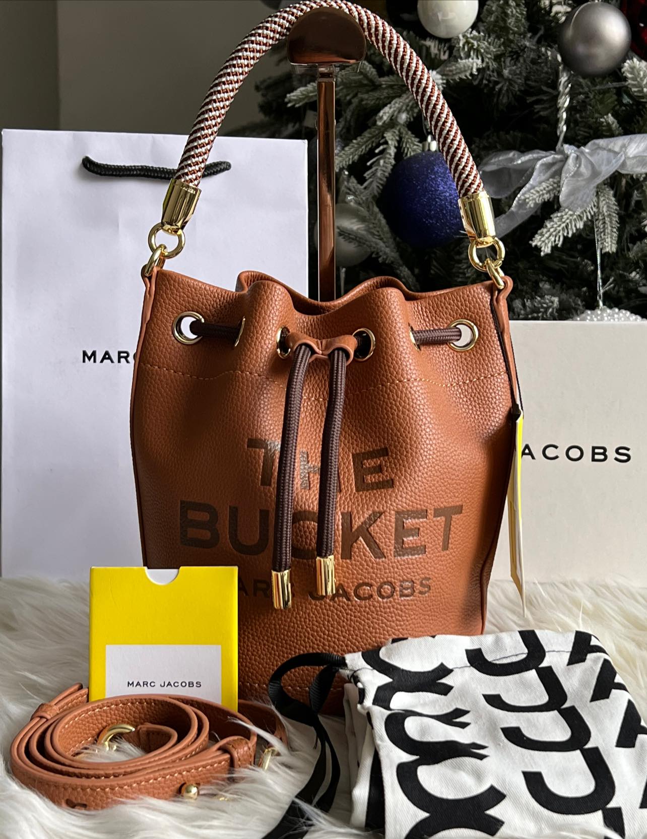Marc Jacobs] The Leather Bucket Bag H652L01PF22 Free Gifts