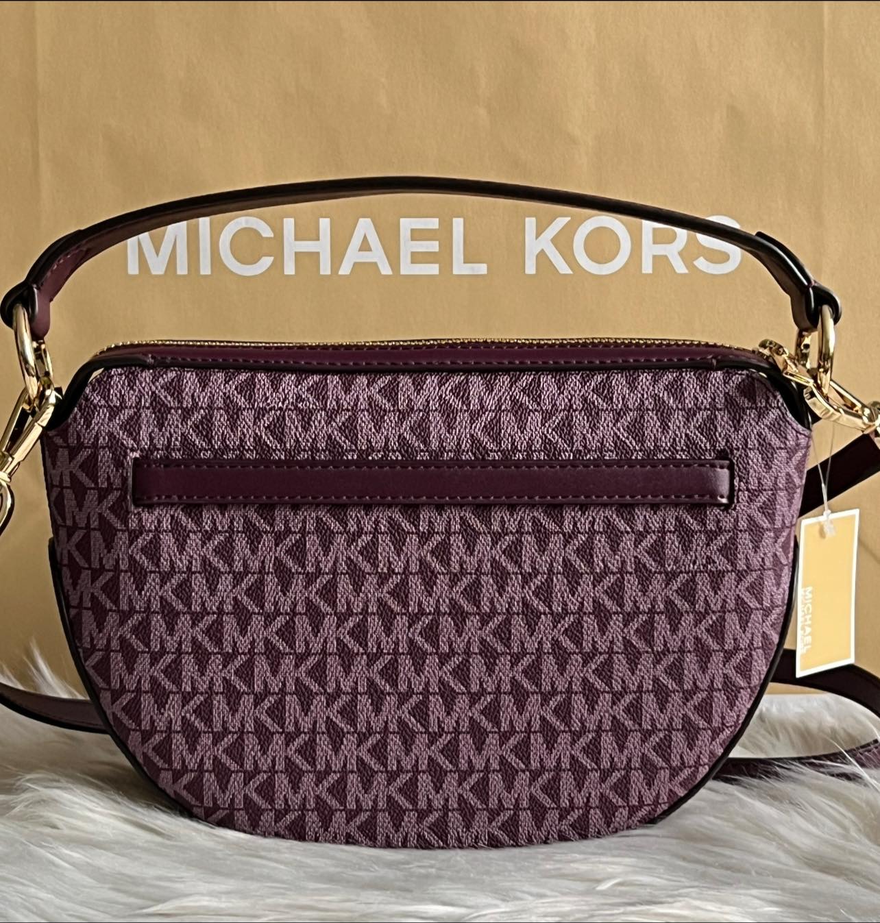 Michael Kors Emilia Medium Logo Shoulder Bag – Club de Mode