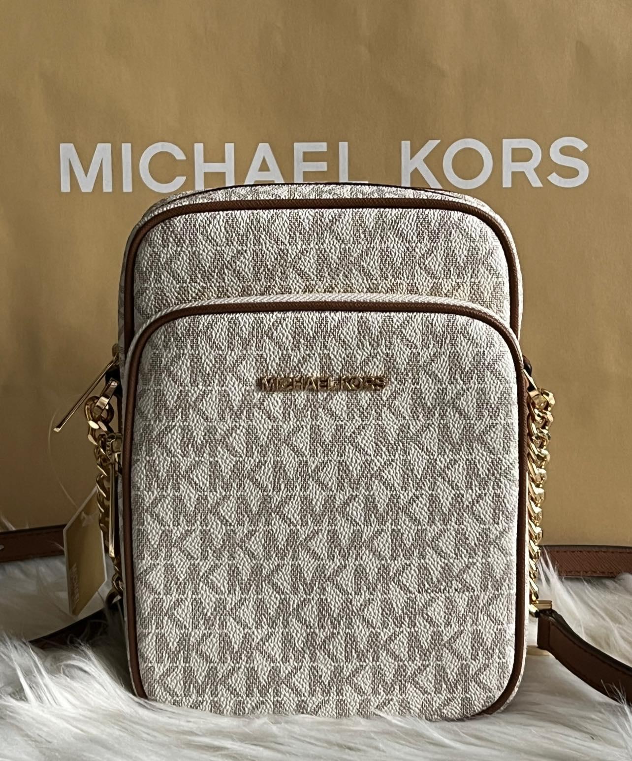 Michael Kors Jet Set Travel buying Medium Logo Crossbody Bag Vanilla