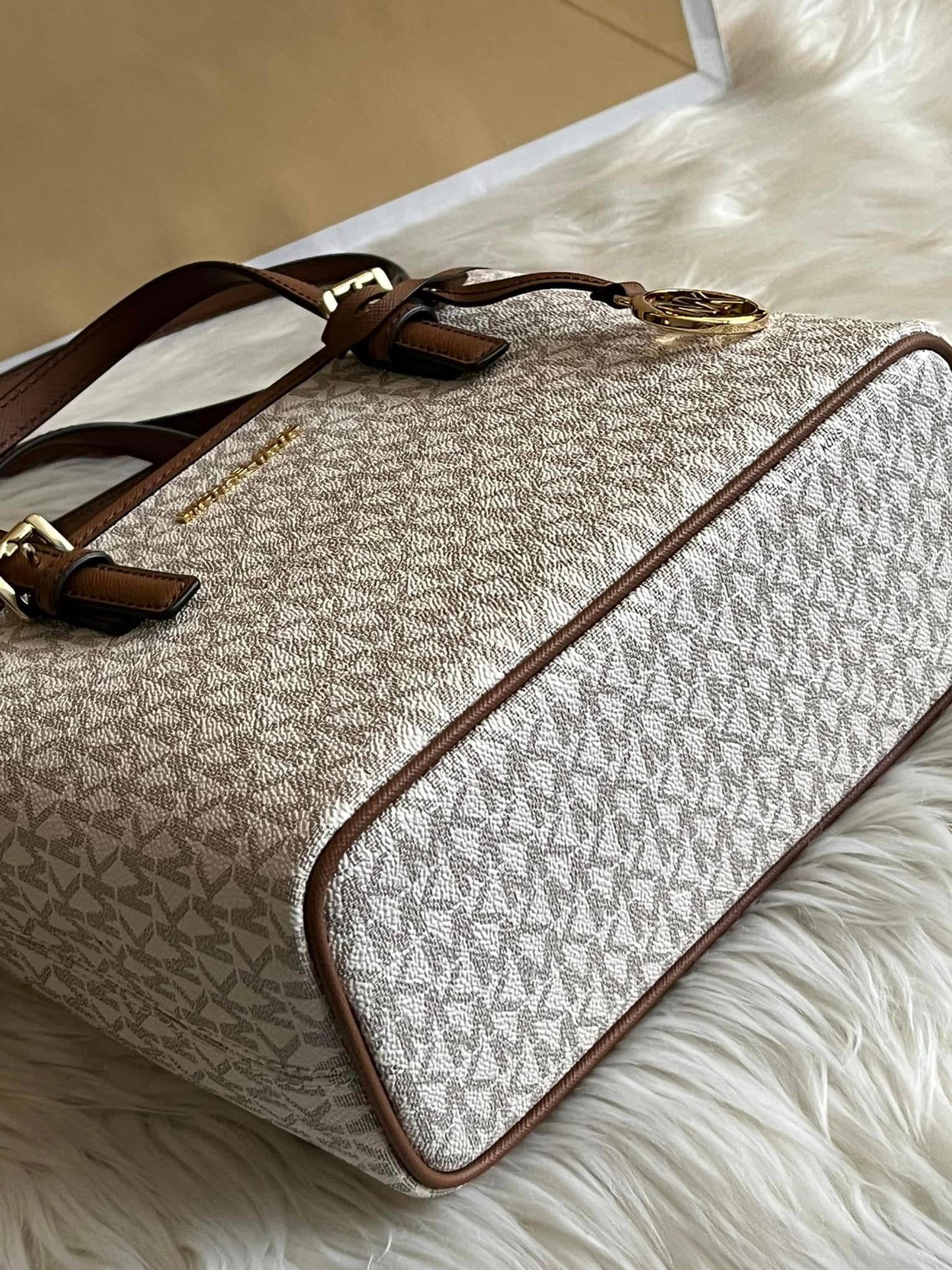 Michael Kors Jet Set XS Logo Top-Zip Tote Bag