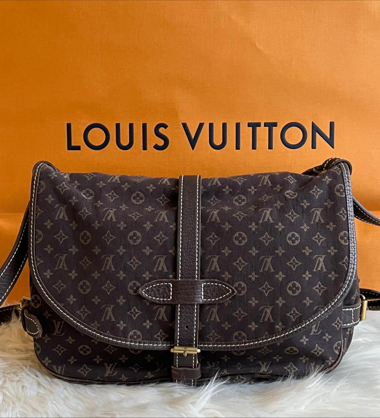 LV Saumur Sling Bag Monogram Minilin Canvas With Leather Good