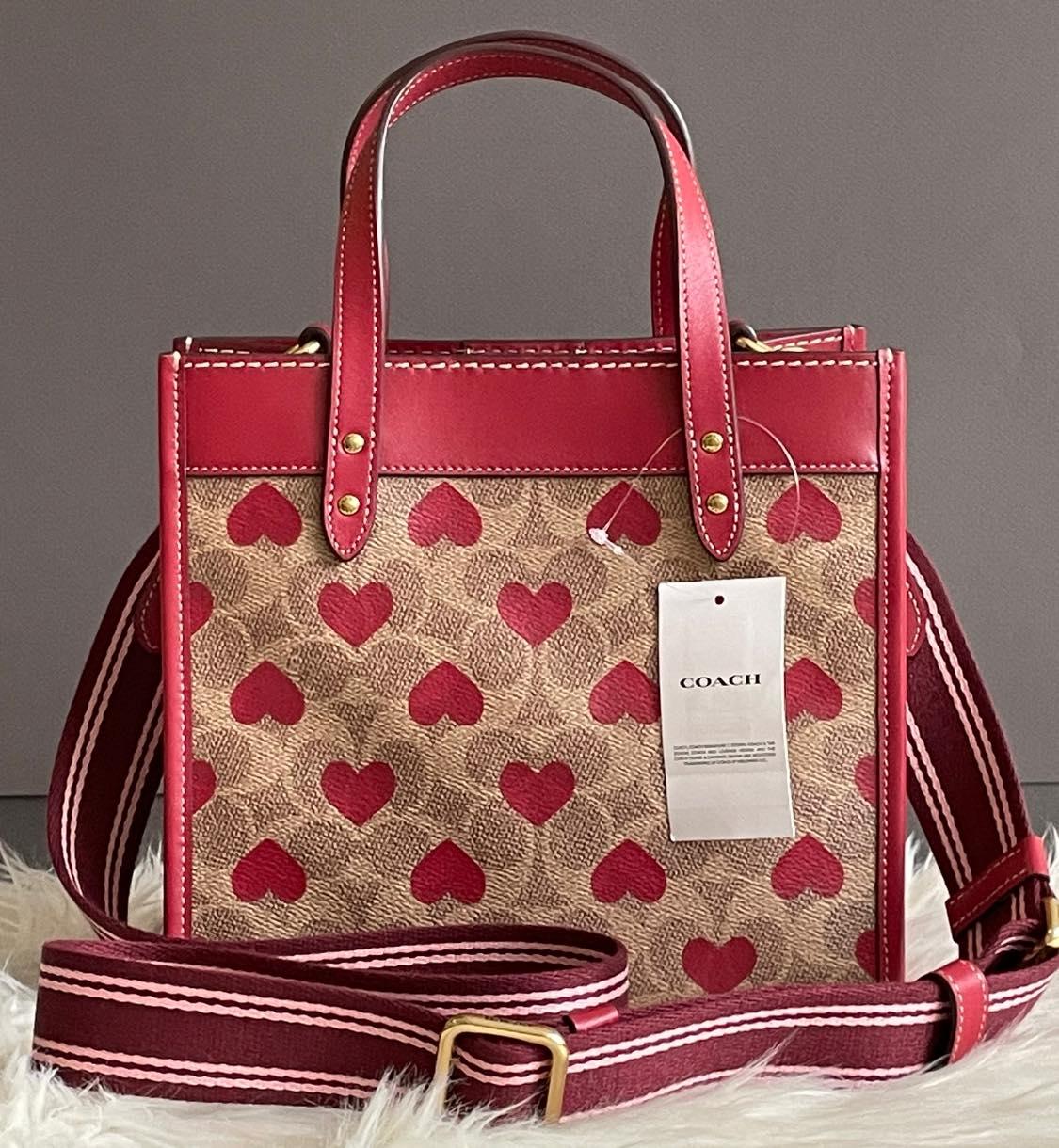 Coach Field Tote 22 in Signature Canvas with Heart Print
