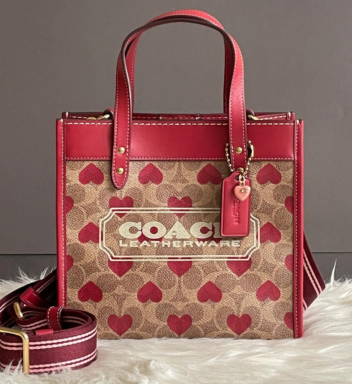 Coach Field Tote 22 in Signature Canvas with Heart Print