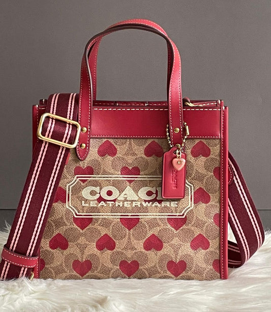 Coach Field Tote 22 in Signature Canvas with Heart Print