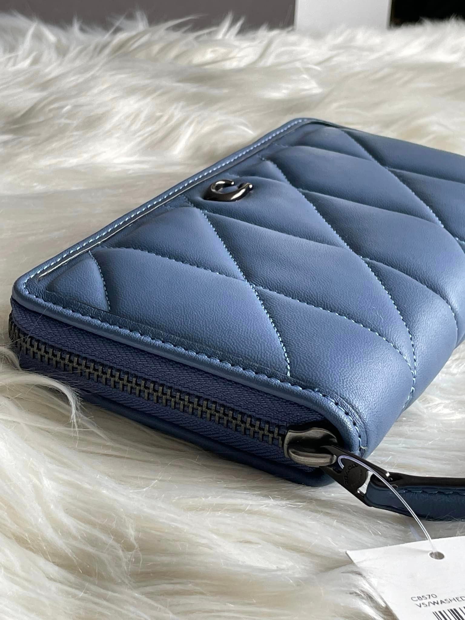 Accordion discount zip wallet