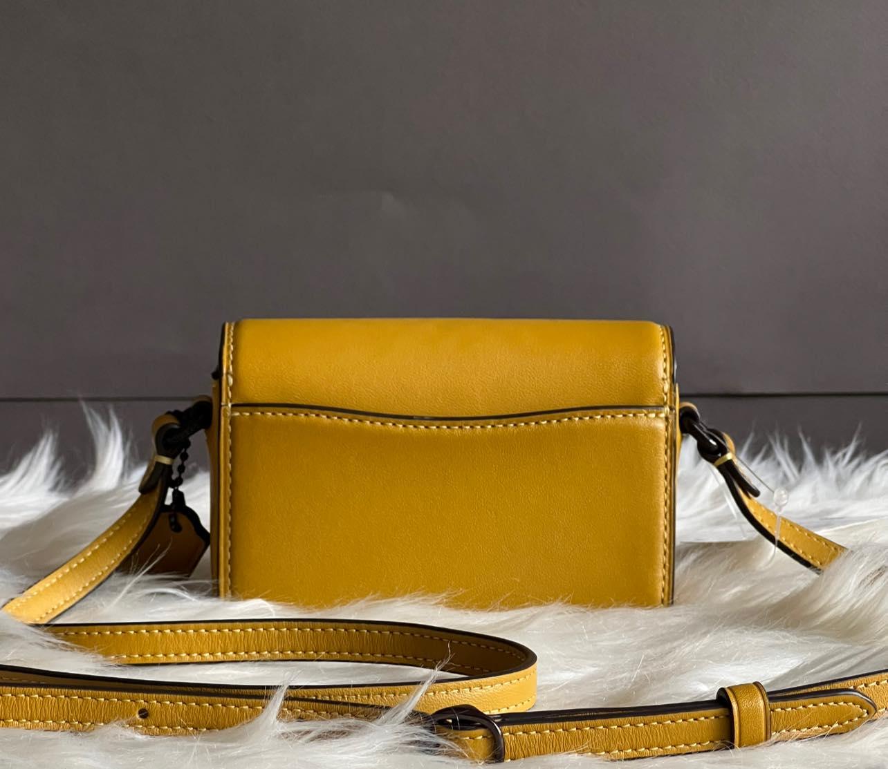 Coach Studio 12