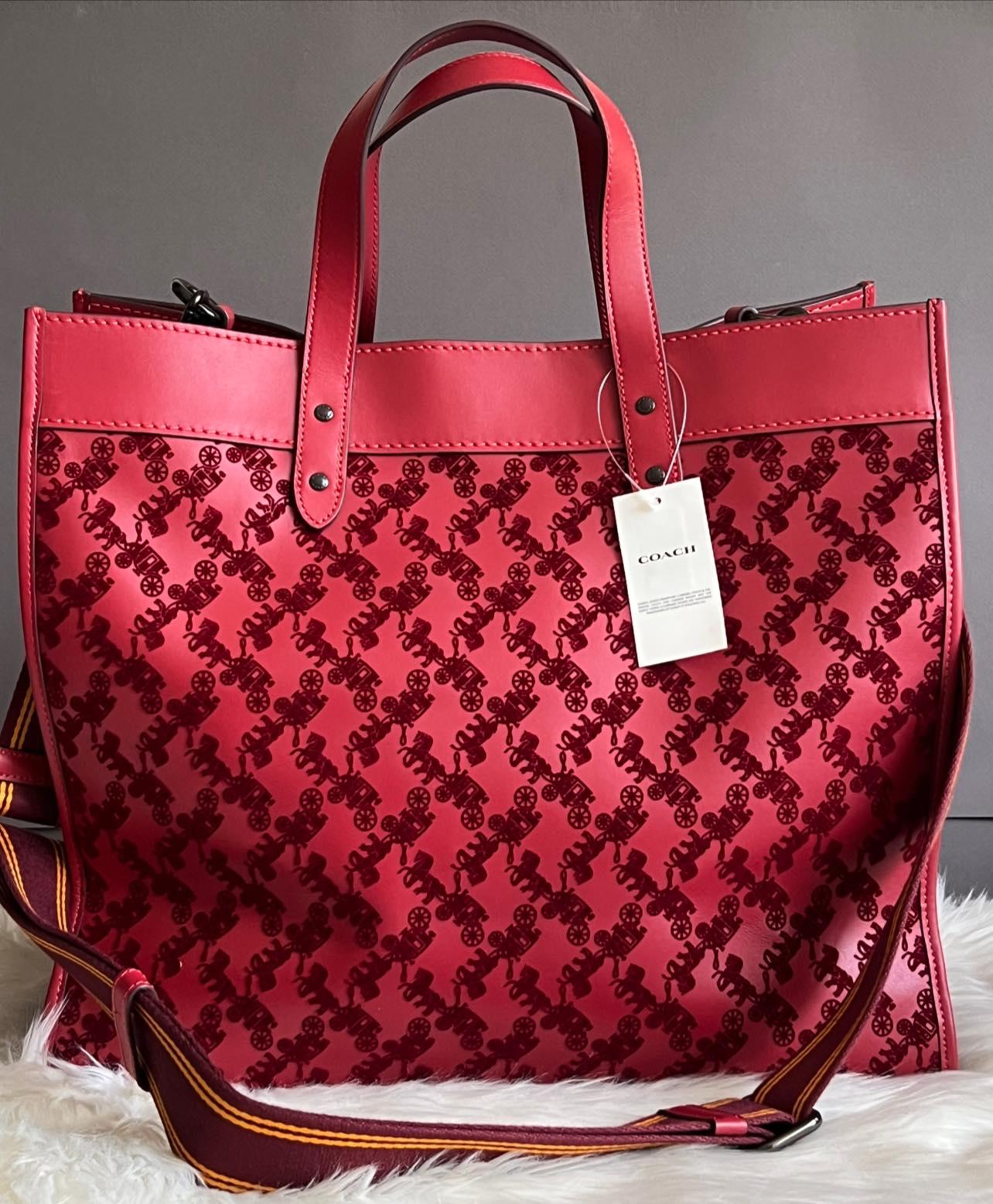 Coach Field Tote 40 with Horse and Carriage
