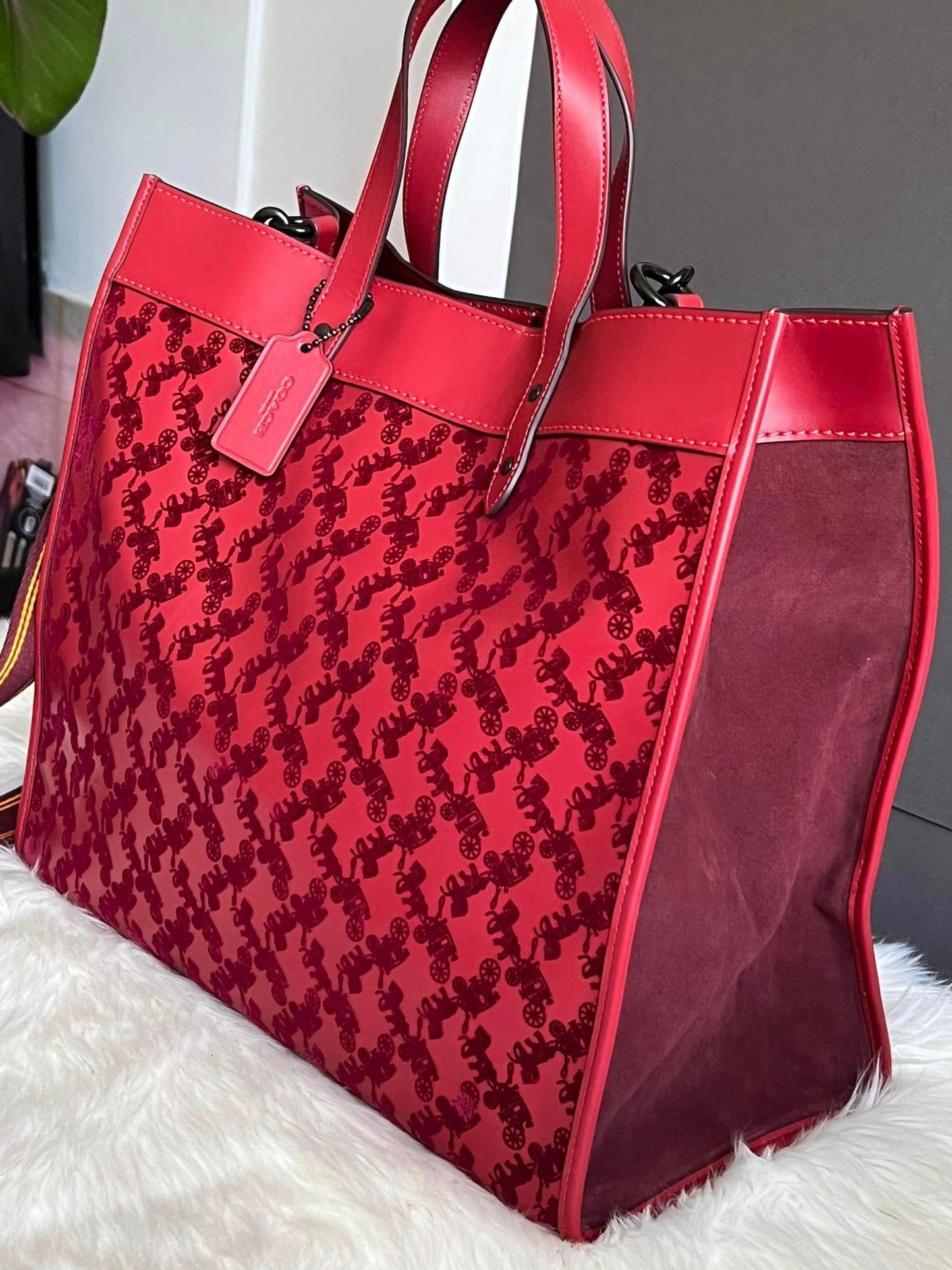 Coach Field Tote 40 with Horse and Carriage