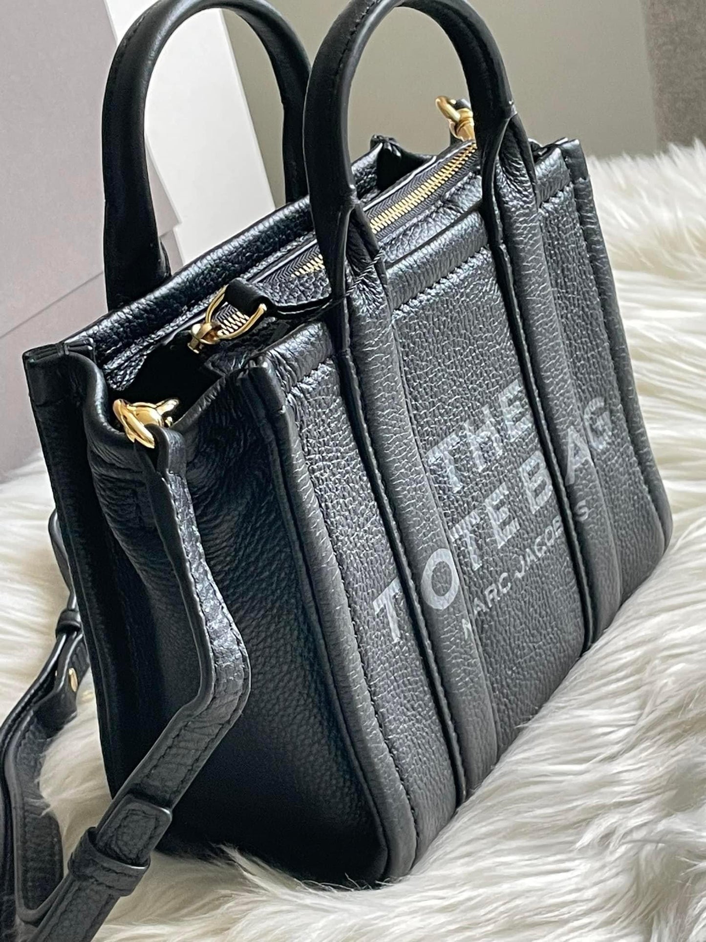 Marc Jacobs The Leather Micro Tote Bag