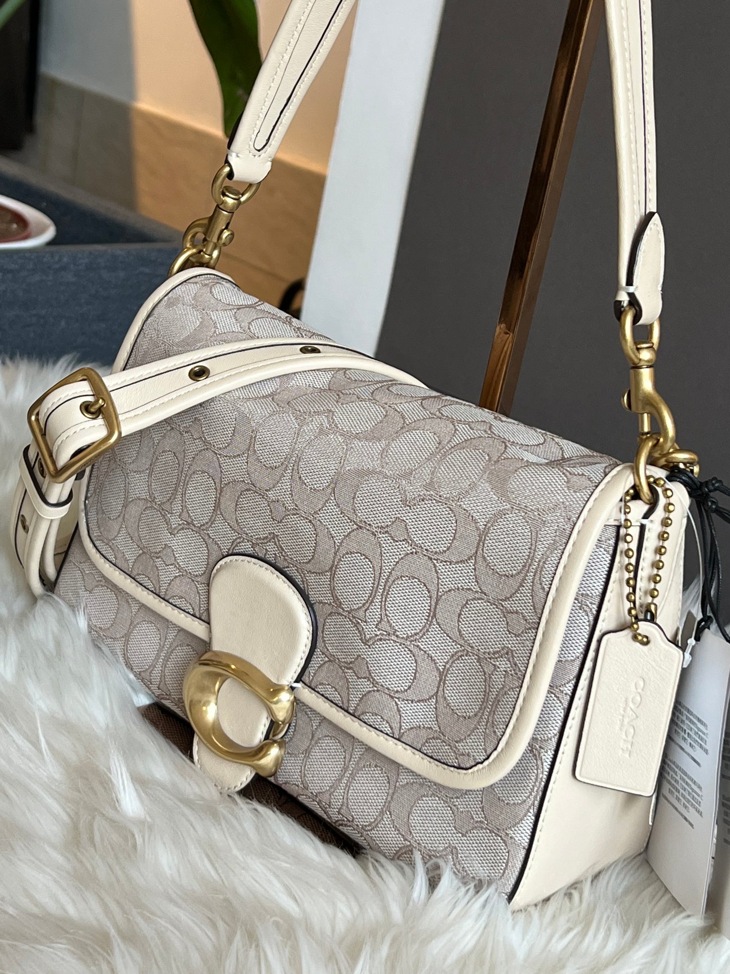 Coach Soft Tabby Shoulder Bag in Signature Jacquardn