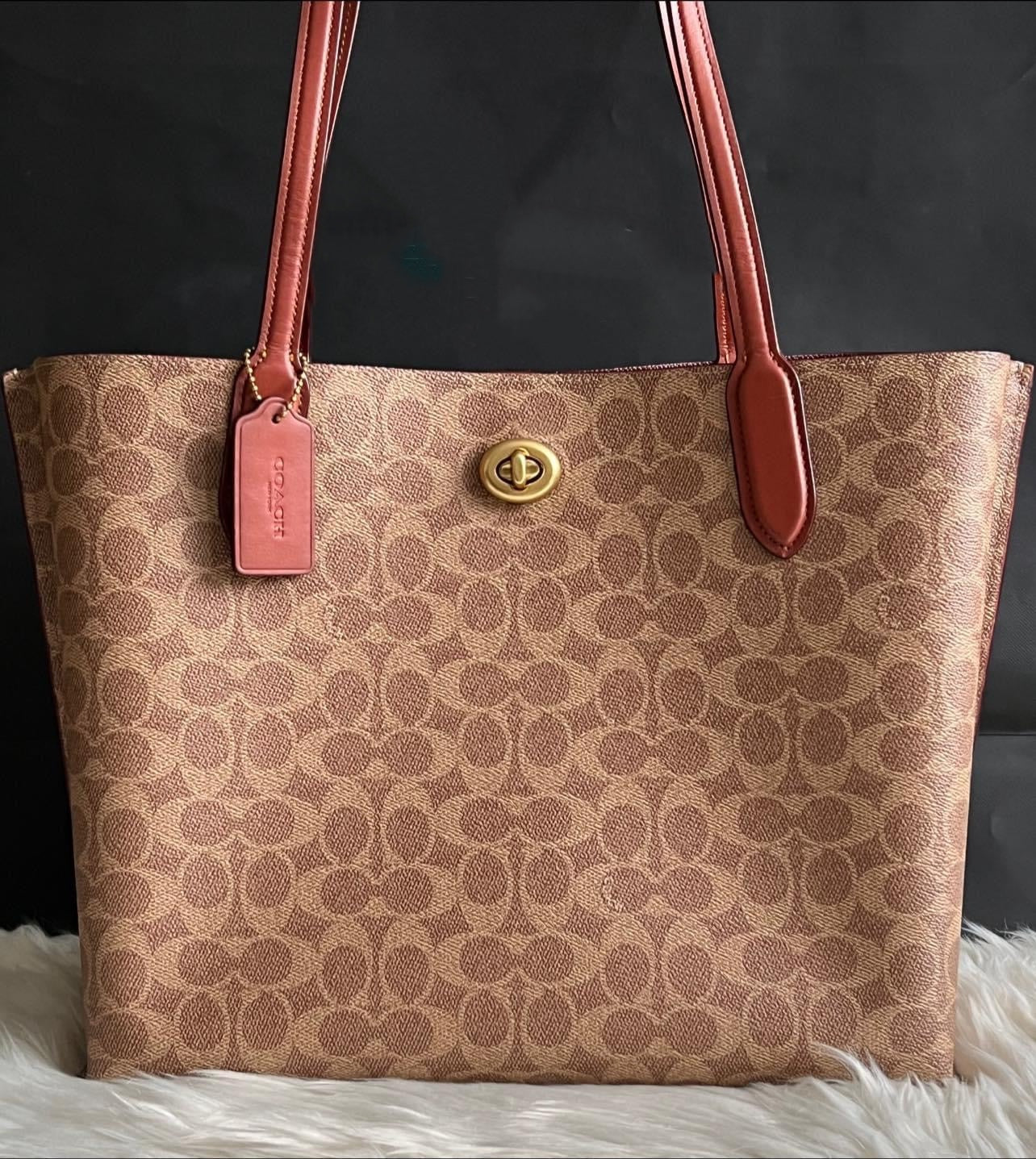 Coach Willow Tote In Signature Canvas