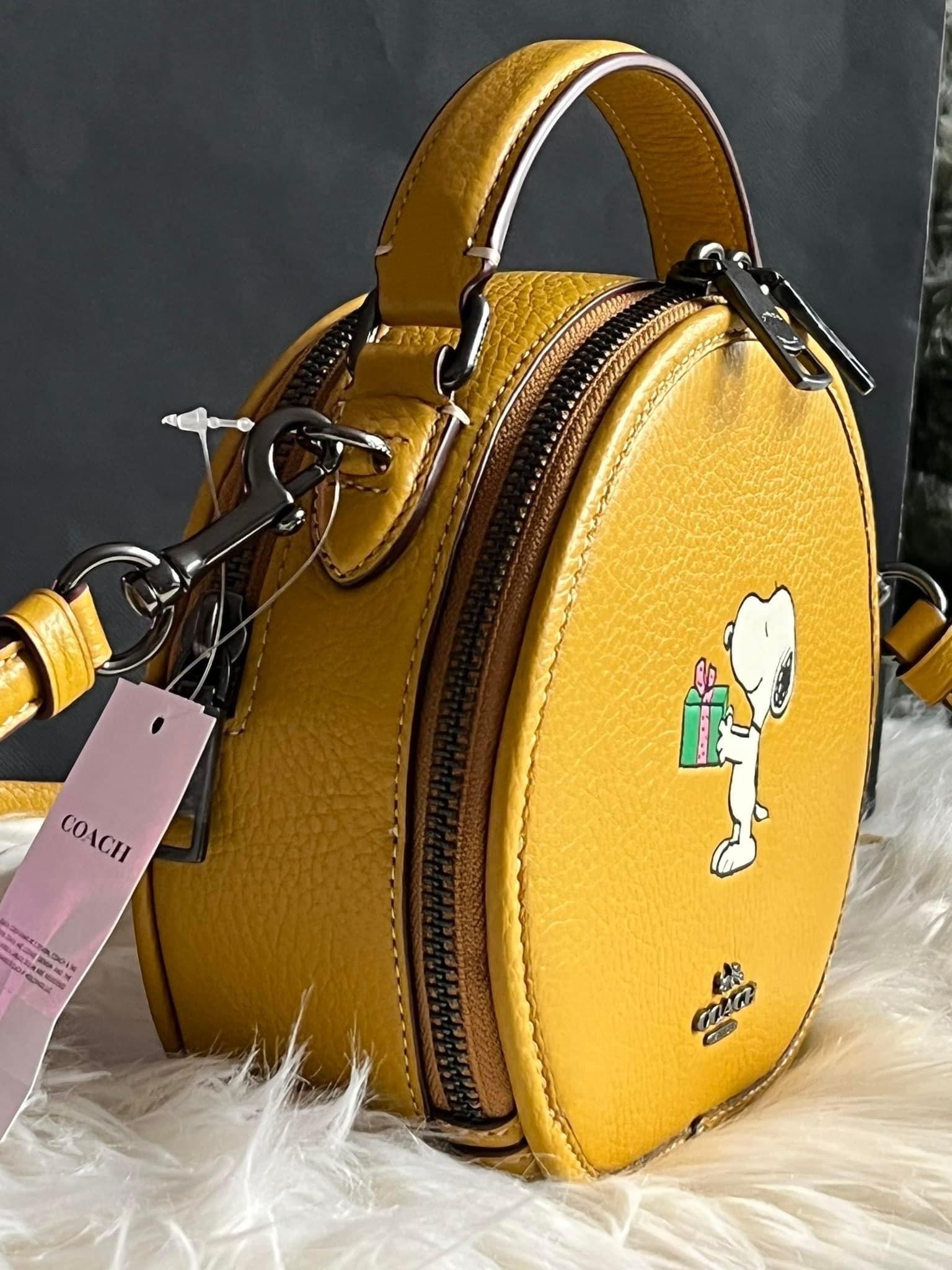 Coach discount snoopy crossbody