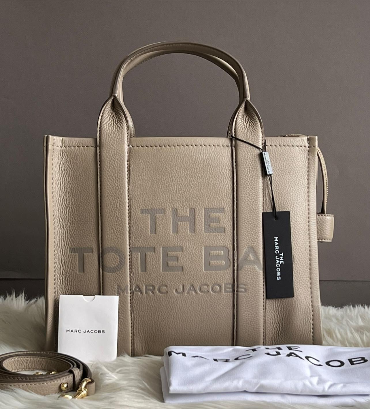 Mⓐrc Ｊa:cobs Leather Medium Beige the outlet tote bag