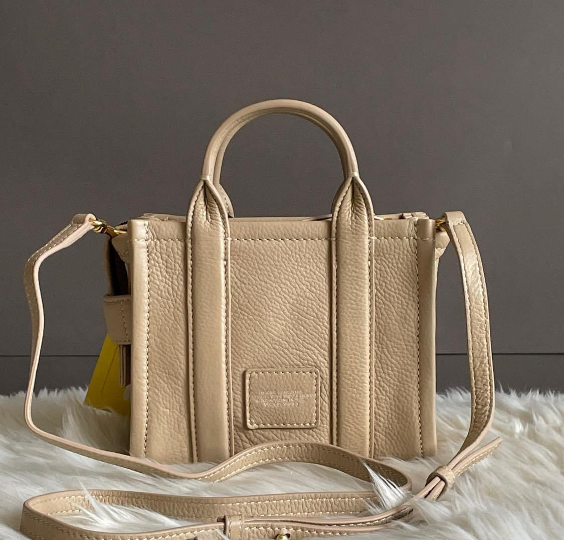 Marc Jacobs The Leather Micro Tote Bag